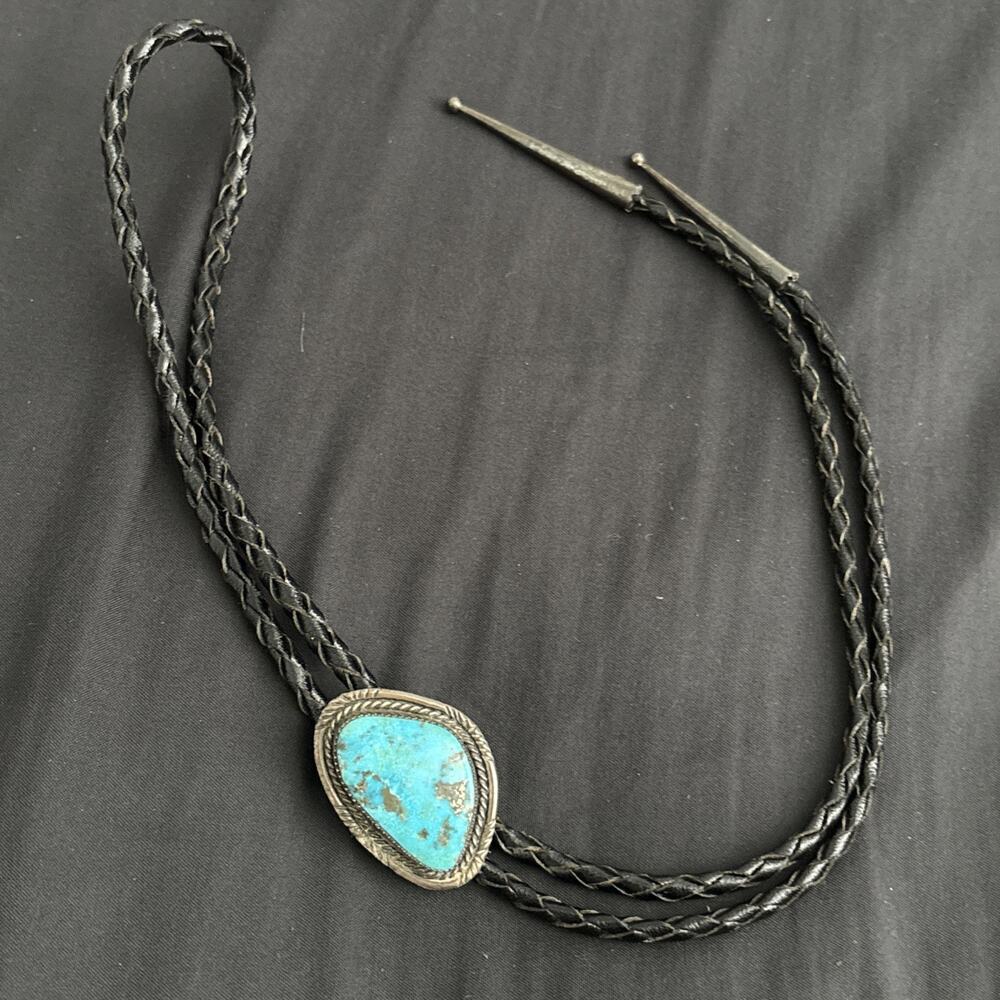 Native American Navajo Web Turquoise Sterling Silver Bolo Tie 1970s